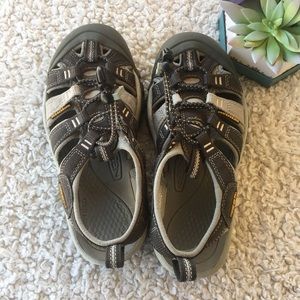 Keen hiking waterproof sandal